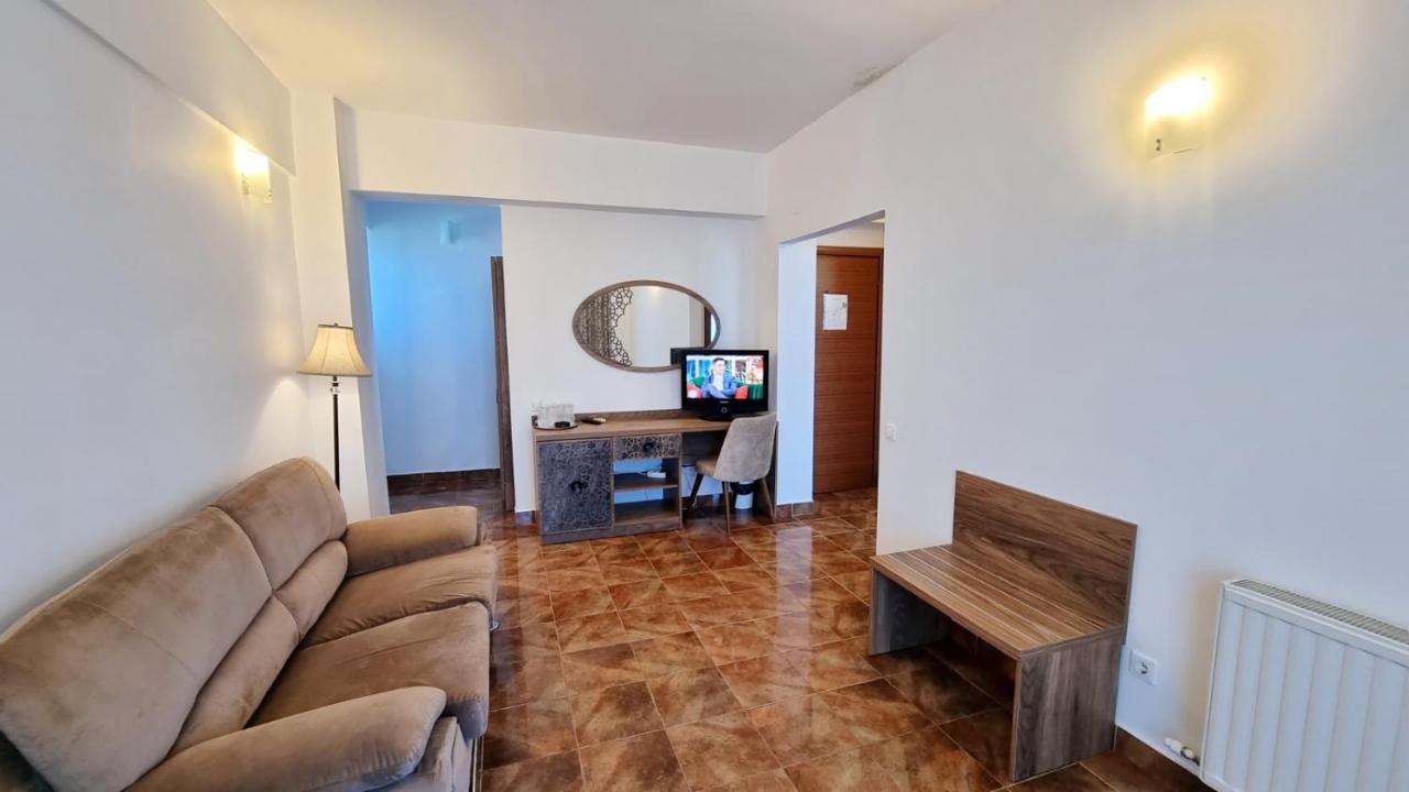 Hotel Florida Mamaia Exteriör bild