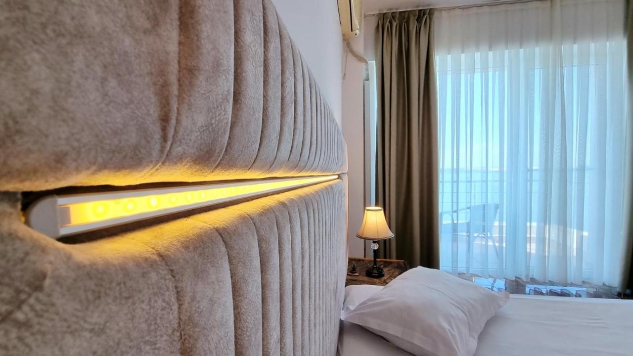 Hotel Florida Mamaia Exteriör bild