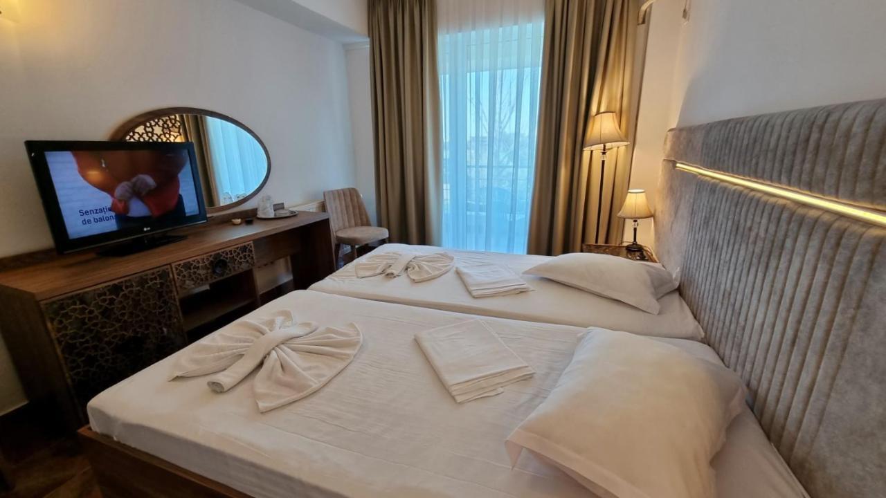 Hotel Florida Mamaia Exteriör bild