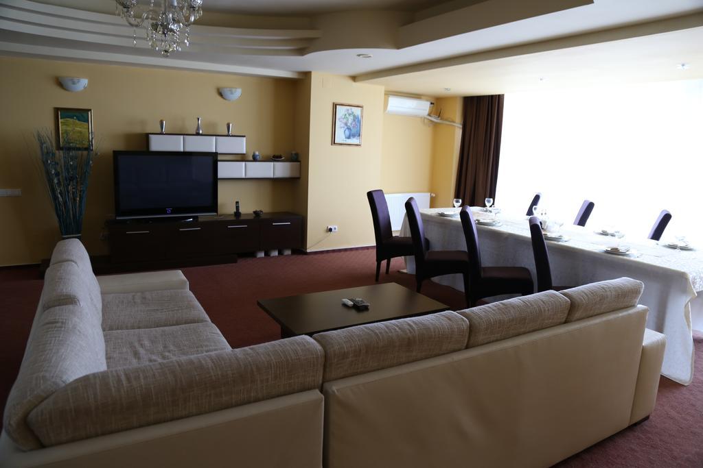Hotel Florida Mamaia Exteriör bild