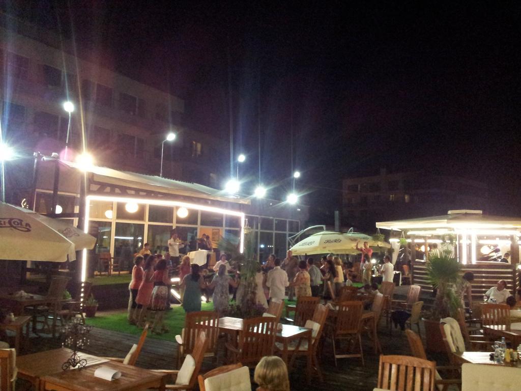 Hotel Florida Mamaia Exteriör bild