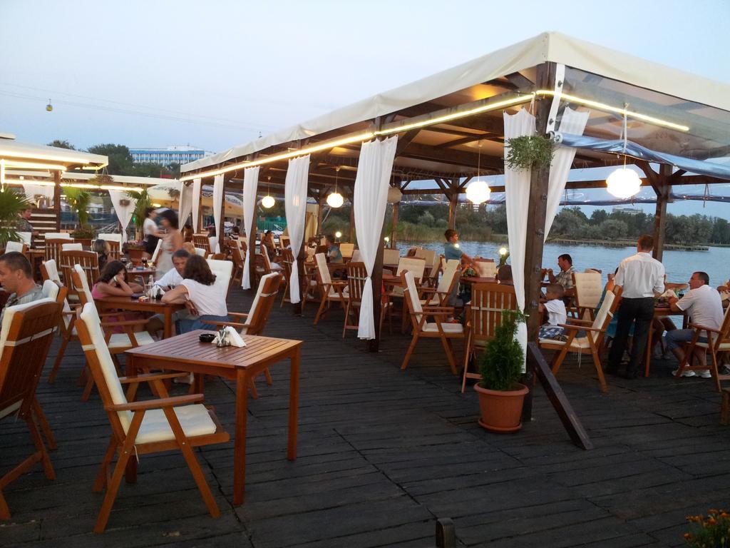 Hotel Florida Mamaia Exteriör bild