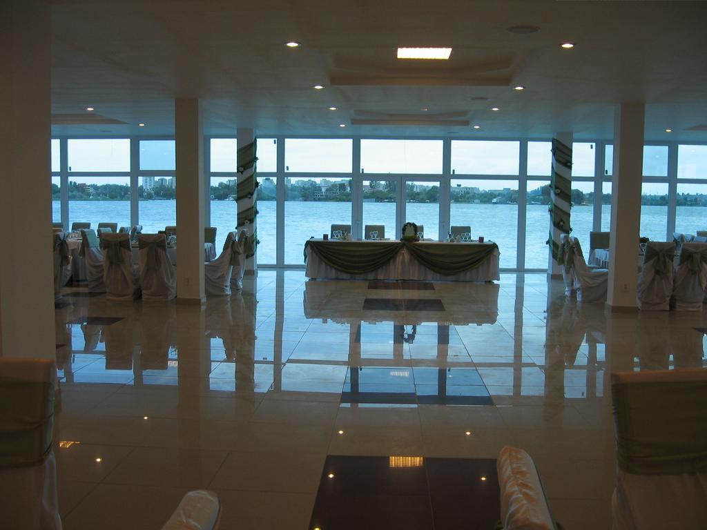 Hotel Florida Mamaia Exteriör bild